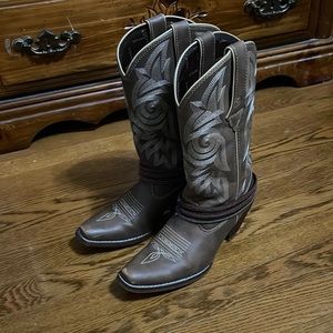 Woman’s cow girls boots